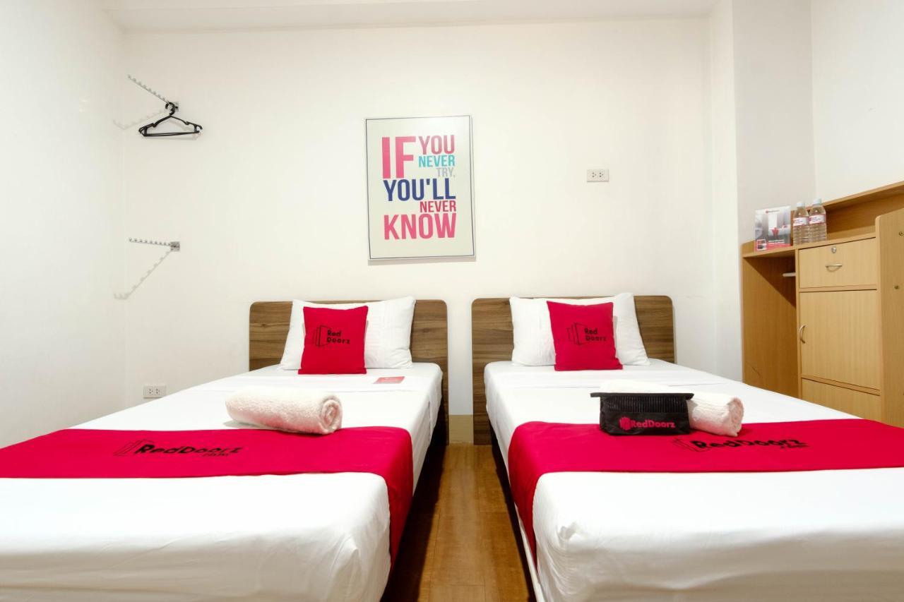 Hotel Reddoorz Near V Mapa Station Manila Zewnętrze zdjęcie