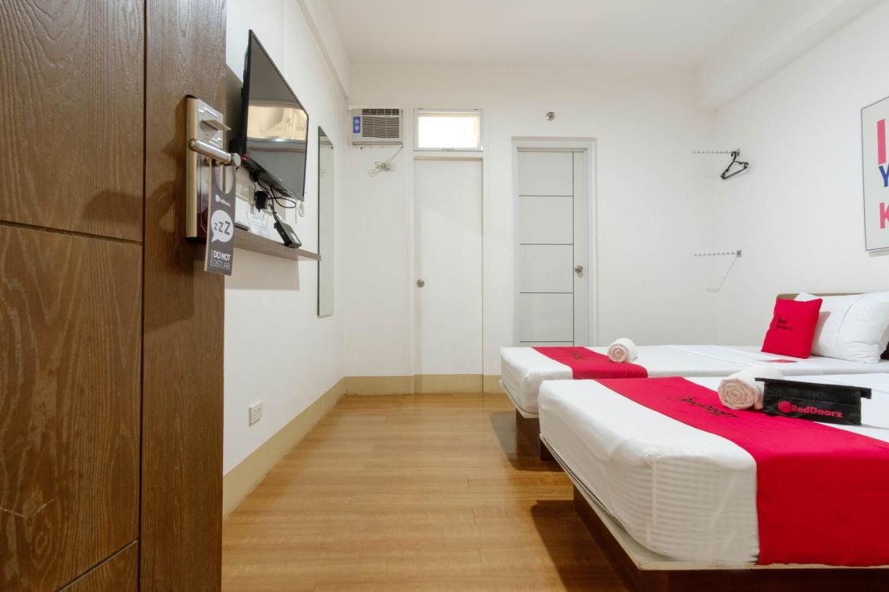 Hotel Reddoorz Near V Mapa Station Manila Zewnętrze zdjęcie