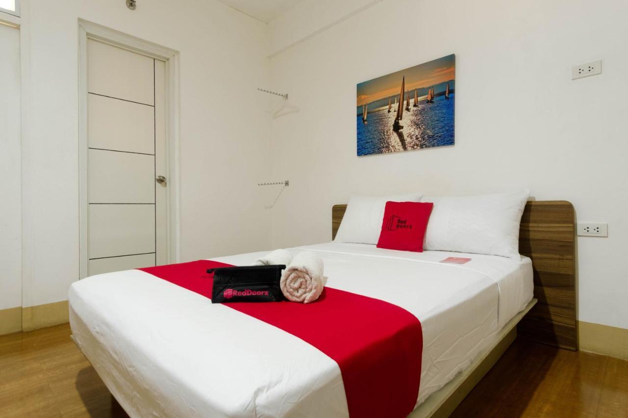 Hotel Reddoorz Near V Mapa Station Manila Zewnętrze zdjęcie