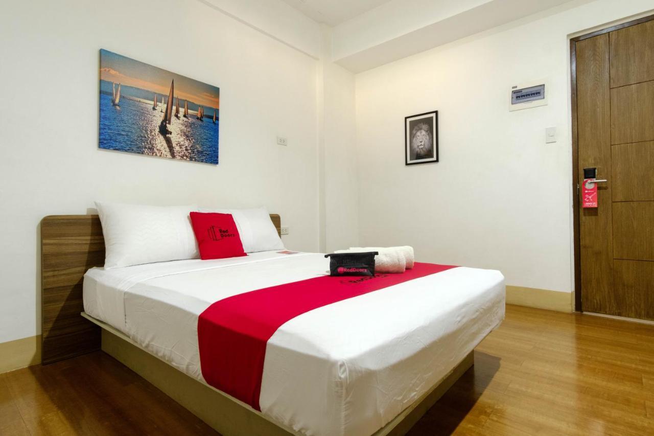 Hotel Reddoorz Near V Mapa Station Manila Zewnętrze zdjęcie