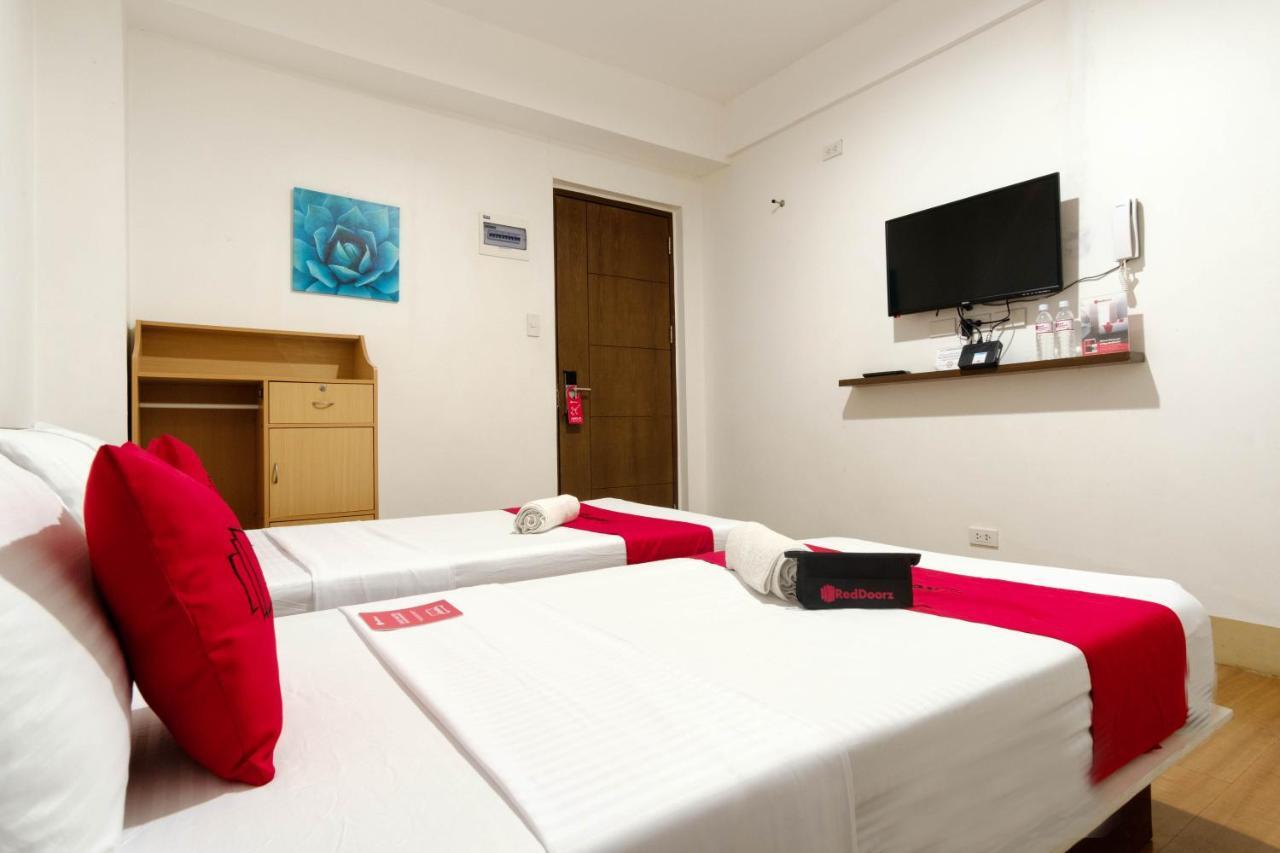 Hotel Reddoorz Near V Mapa Station Manila Zewnętrze zdjęcie